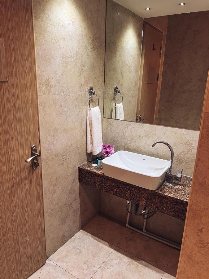 It Hotel Tumanyan Street Γιερεβάν Εξωτερικό φωτογραφία